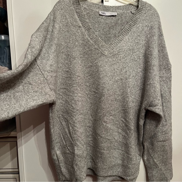 Zara sweater - Picture 4 of 5